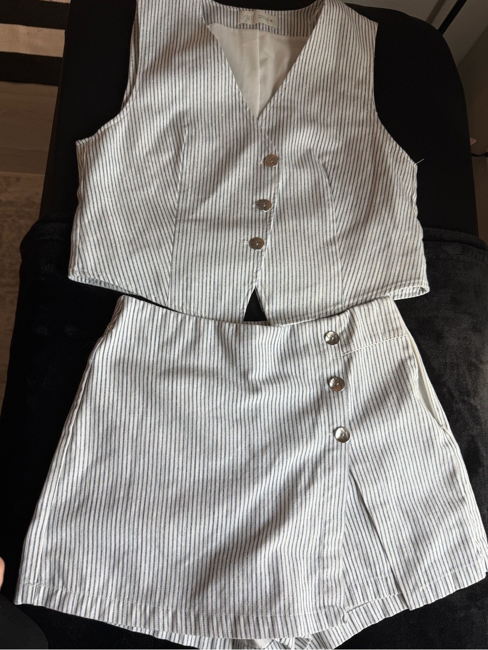 Zara White and Navy Pinstripe Vest & Skort Set